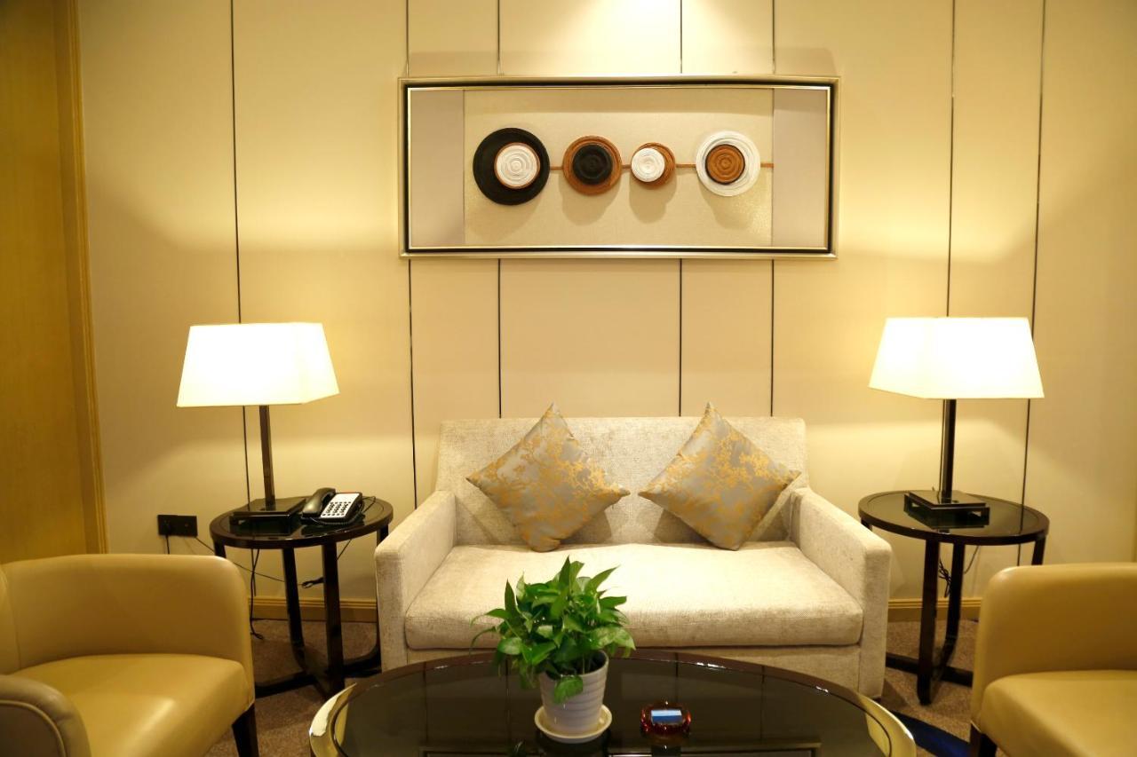 Wyndham Chongqing Yuelai Hotel Екстериор снимка